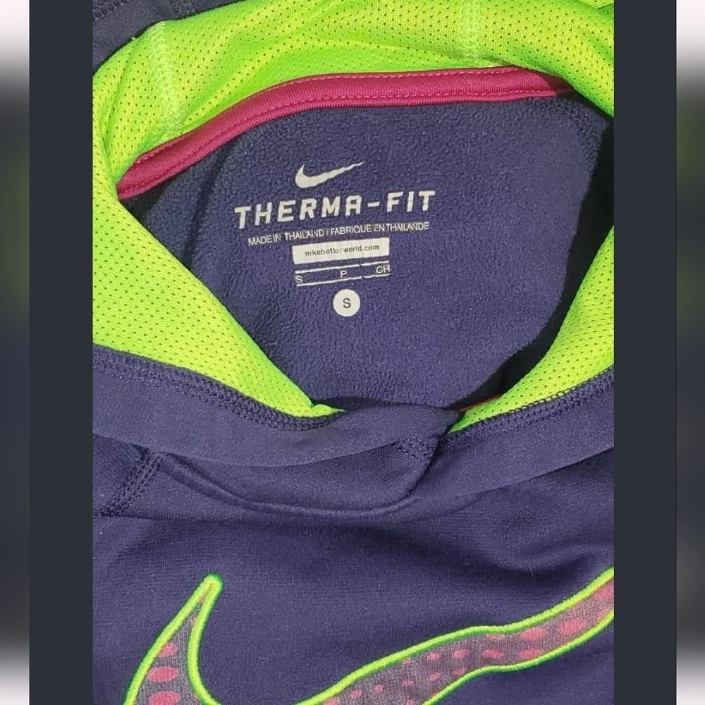 Women's NIKE Therma-Fit Hoodie Sweater